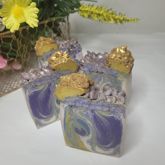 Frankincense and myrrh scented handmade 2 soap bars - Picture 9 of 9